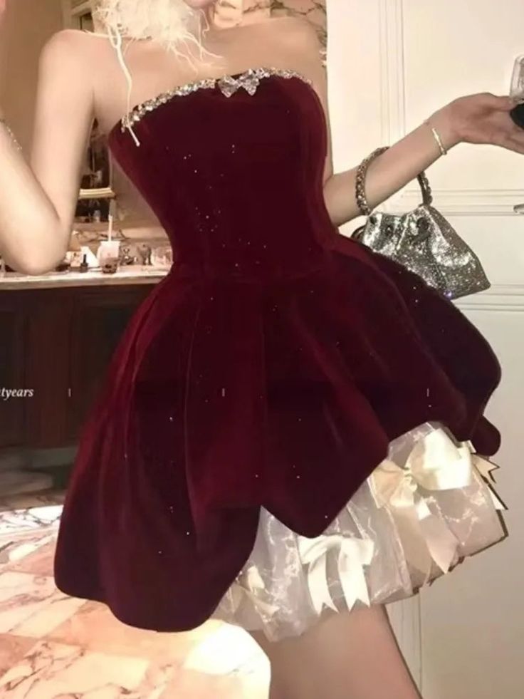 Gorgeous Red Velvet A-Line Strapless Homecoming Dress Tulle Two-Piece Short Prom Dresses with Bow HZ1108