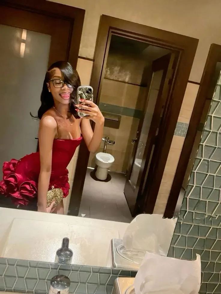 Diynav Burgundy Spaghetti Straps Satin Rose Flowers Homecoming Dress Short Prom Dress HZ1017