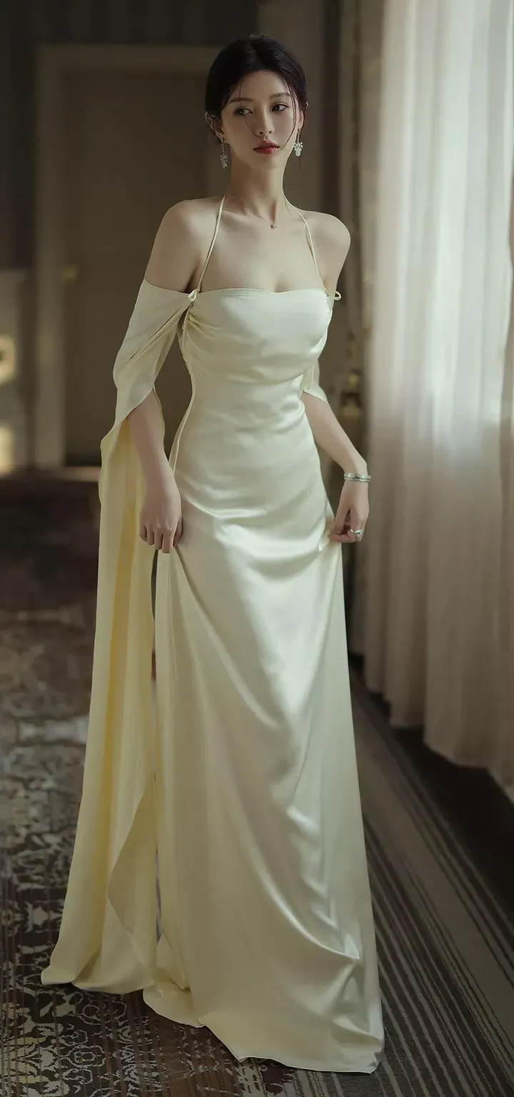 Diynav Backless Long Prom Dress White Satin Long Sleeves Evening Gown HZ1017