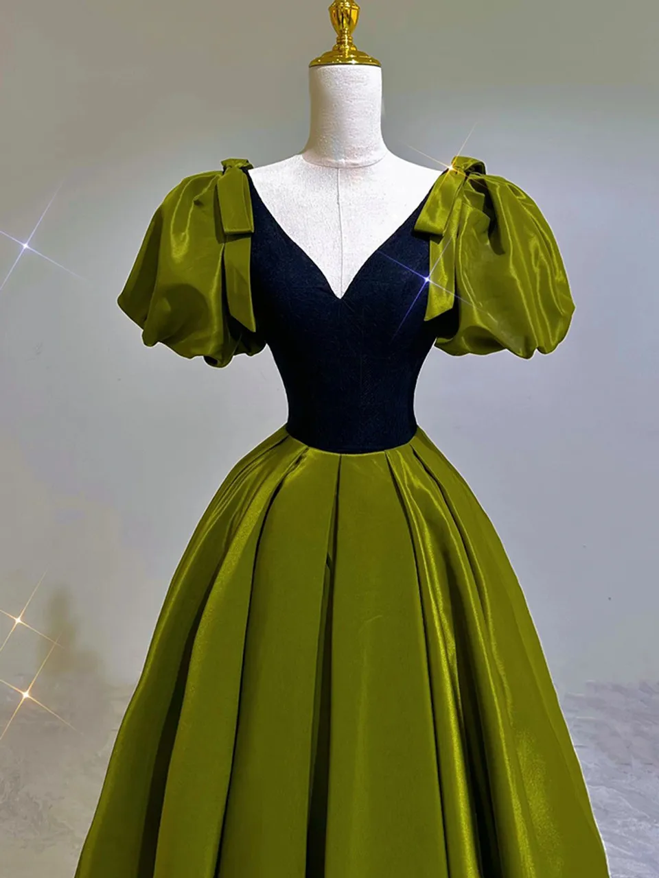 Diynav Green Satin V Neck Puff Sleeves Prom Dress Brithday Ball Gown Party Dress HZ1017 - Image 2