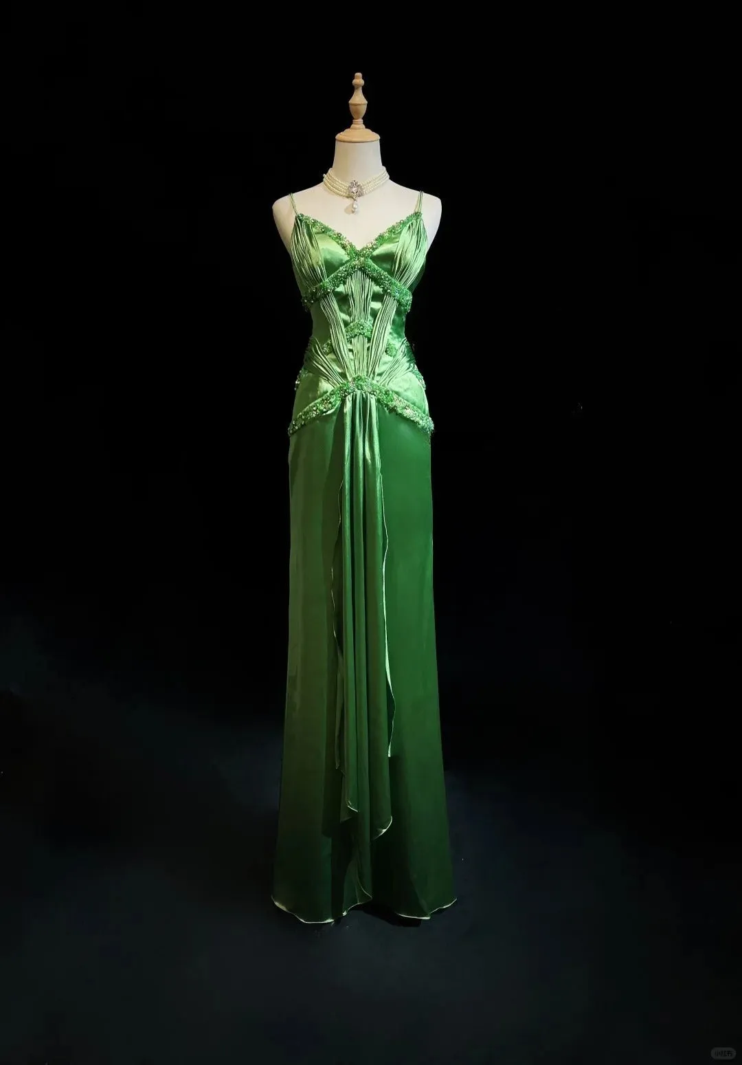Green Spaghetti Strap Sheath Satin Beaded Prom Dress Evening Gown HZ1108