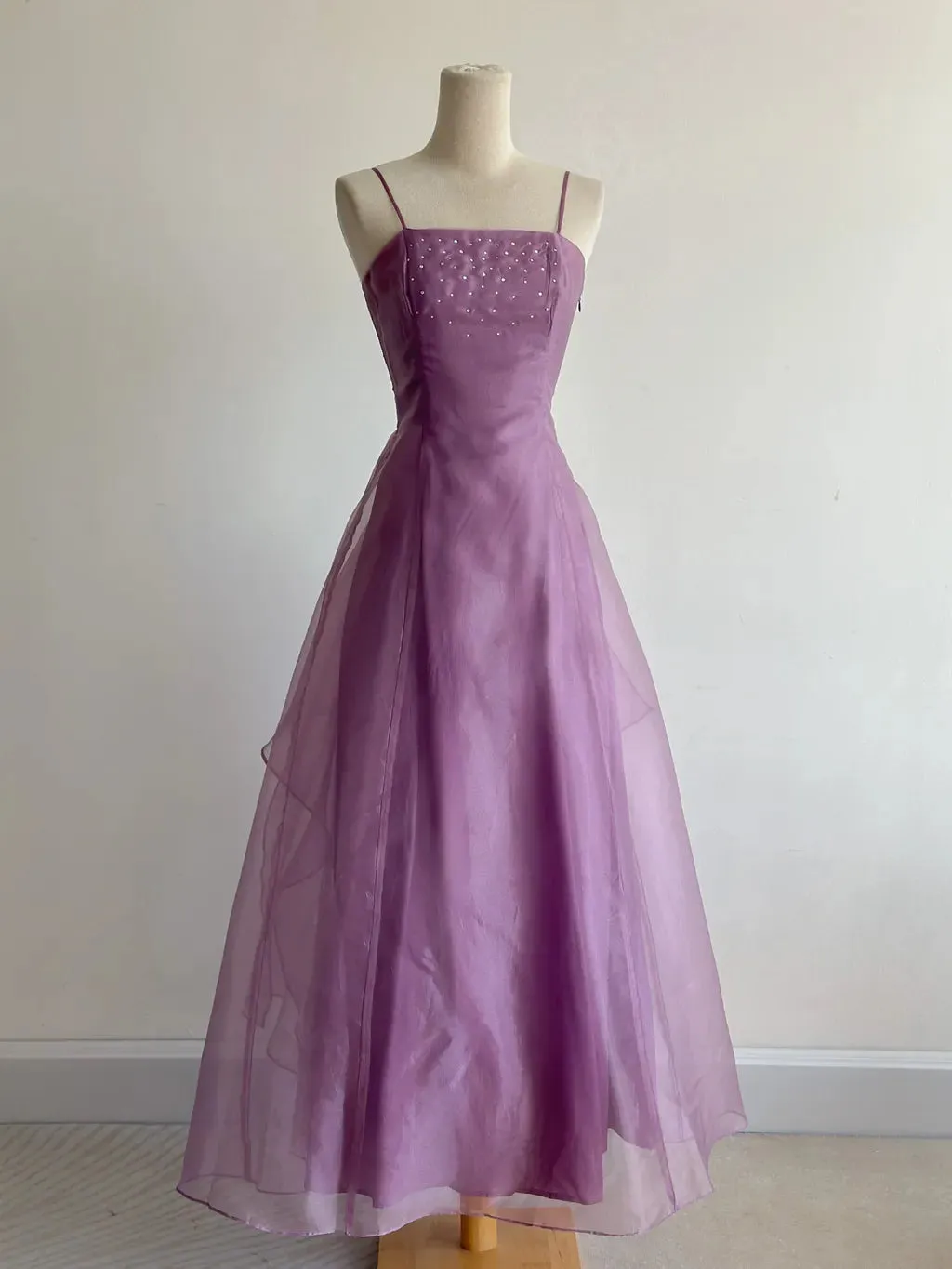 Elegant Purple Spaghetti Straps A-Line Tulle Long Prom Dresses Gothic Formal Evening Gowns HZ1108