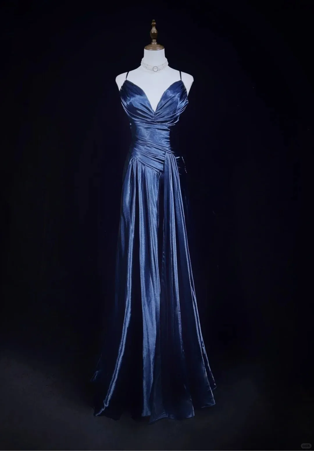Stunning Navy Blue Spaghetti Straps A-Line Satin Long Prom Dress Formal Evening Gowns with Pleats HZ1108