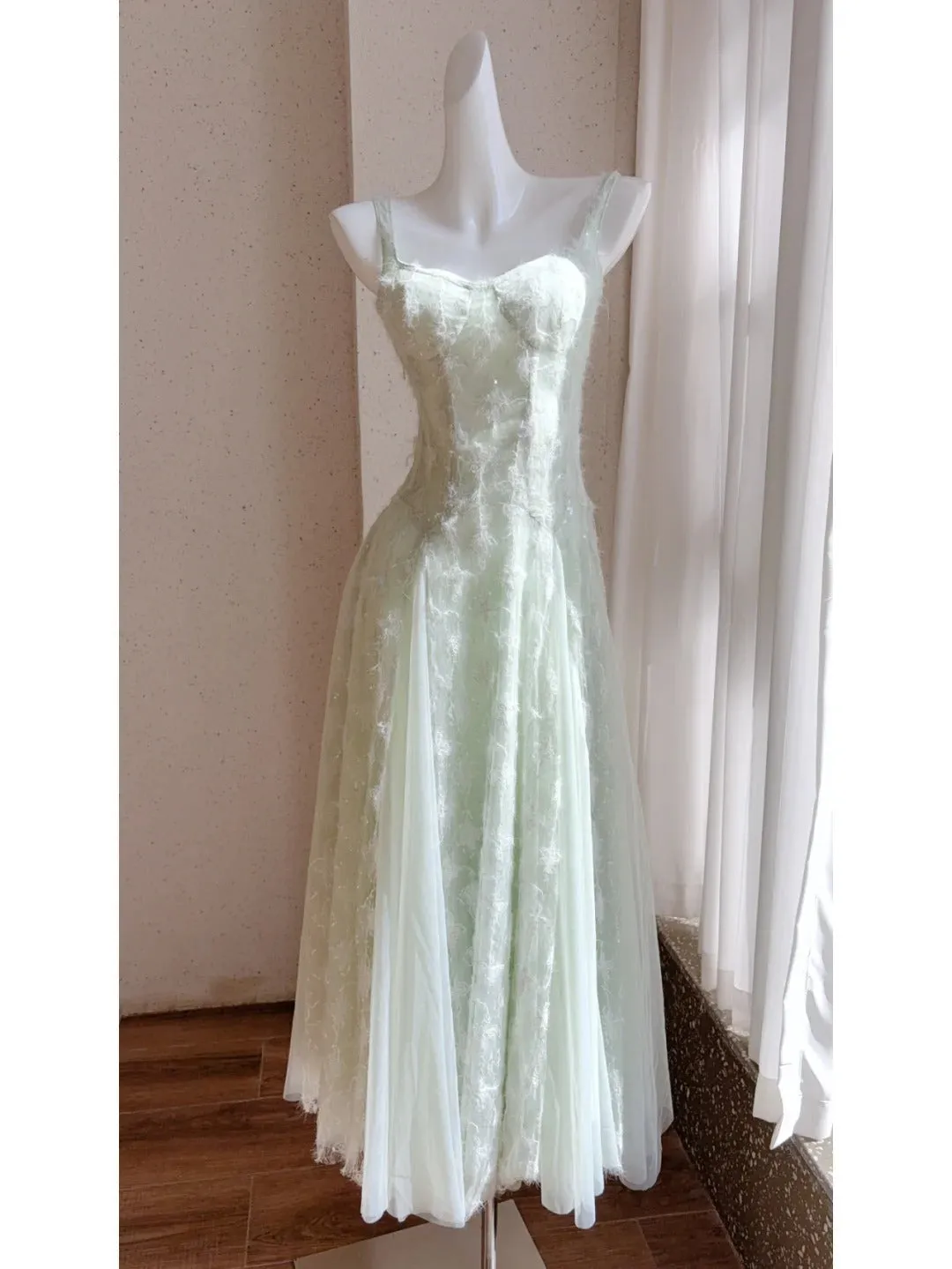 Fairytale Light Green Spaghetti Straps A-Line Tulle Long Prom Dresses Formal Evening Gowns HZ1108