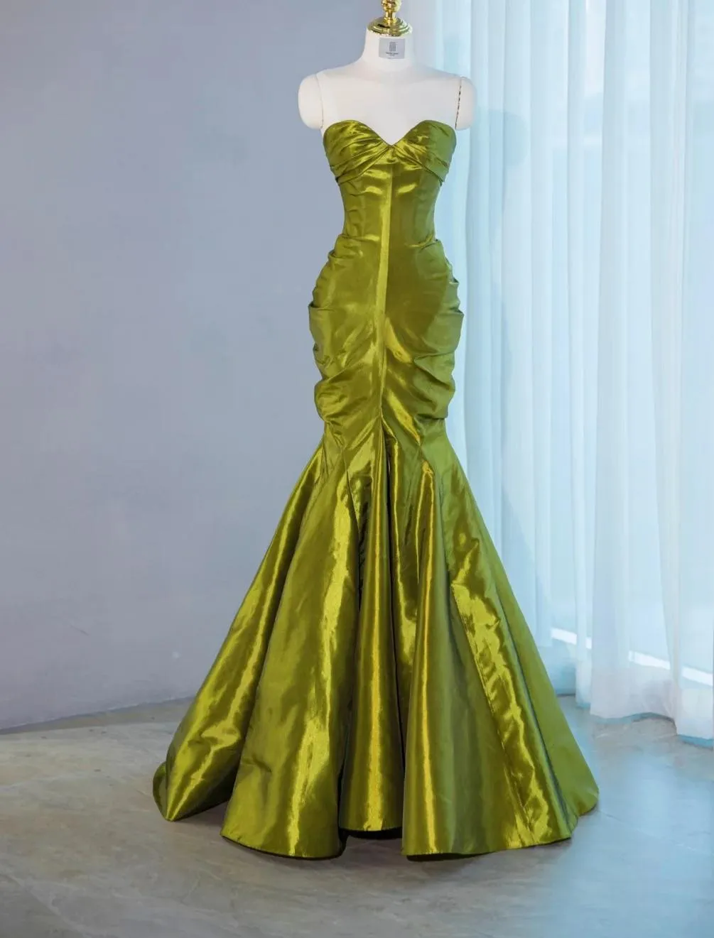 Gorgeous Green Sweetheart Mermaid Satin Long Prom Dresses Formal Evening Gowns HZ1108