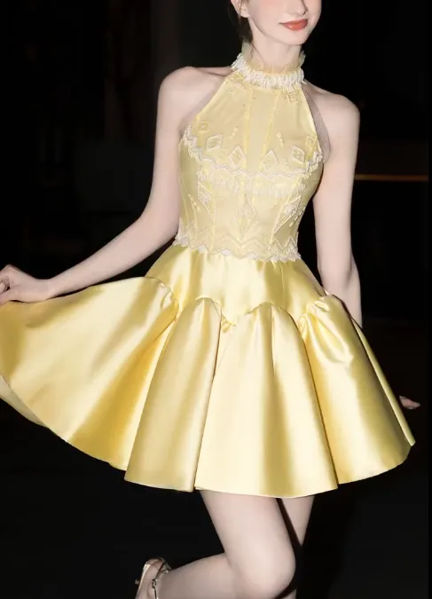 Gorgeous Butter Yellow Turtleneck A-Line Satin Short Prom Dresses Homecoming Dress HZ1108
