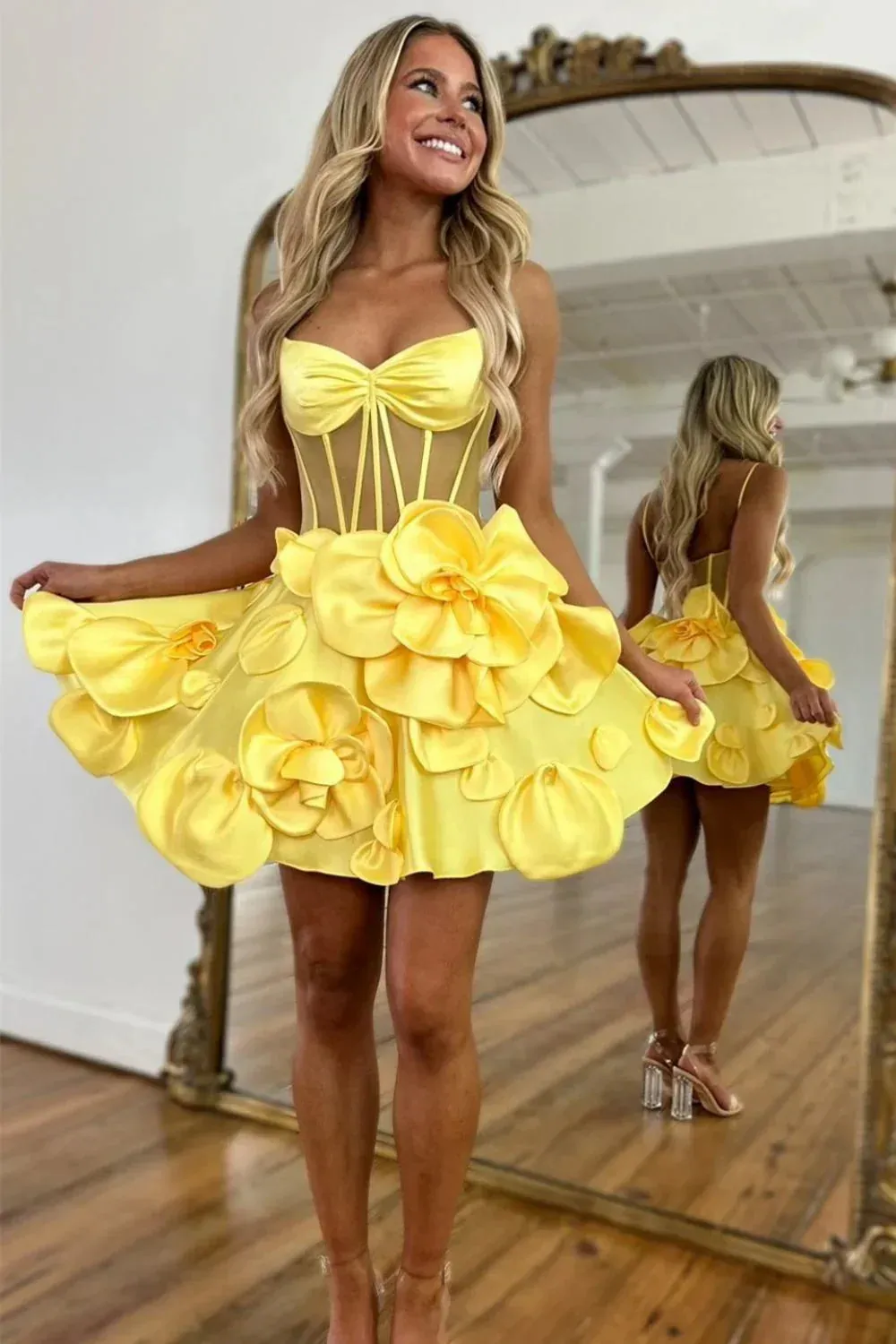 Sweet Yellow Spaghetti Straps A-Line Satin Applique Short Prom Dresses Pretty Homecoming Dress HZ1108