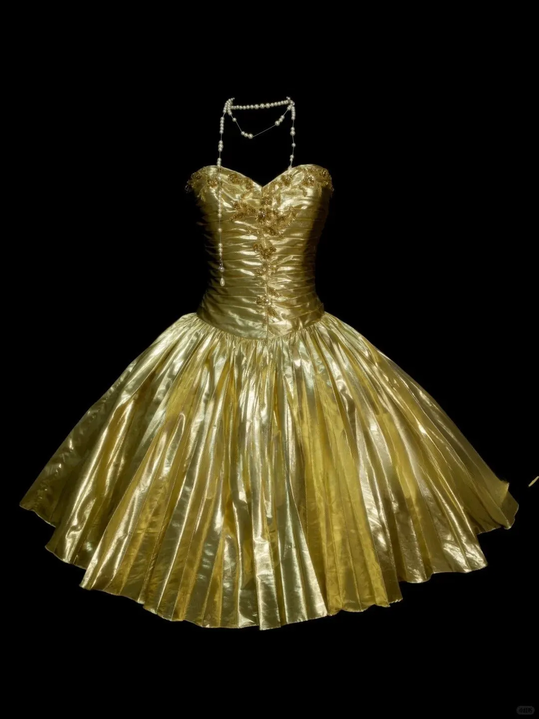 Glitter Gold Sweetheart Neck A-Line Homecoming Dress Satin Beaded Short Prom Dresses HZ1108