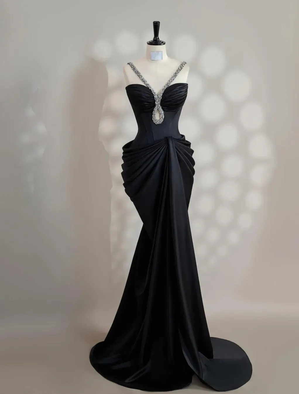 Elegant Black V-neck Mermaid Satin Long Prom Dresses Formal Evening Gowns HZ1108