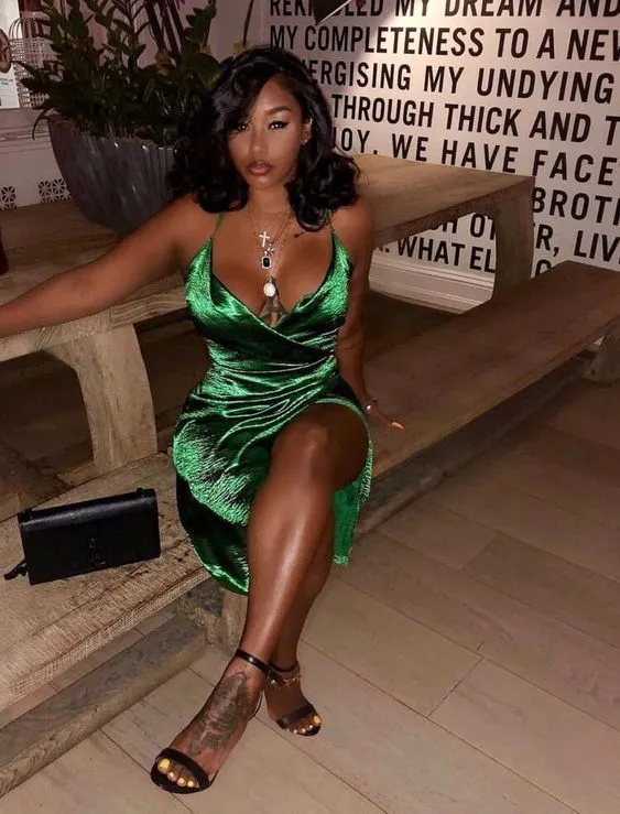 Diynav V Neck Green Short Homecoming Dress HZ1017