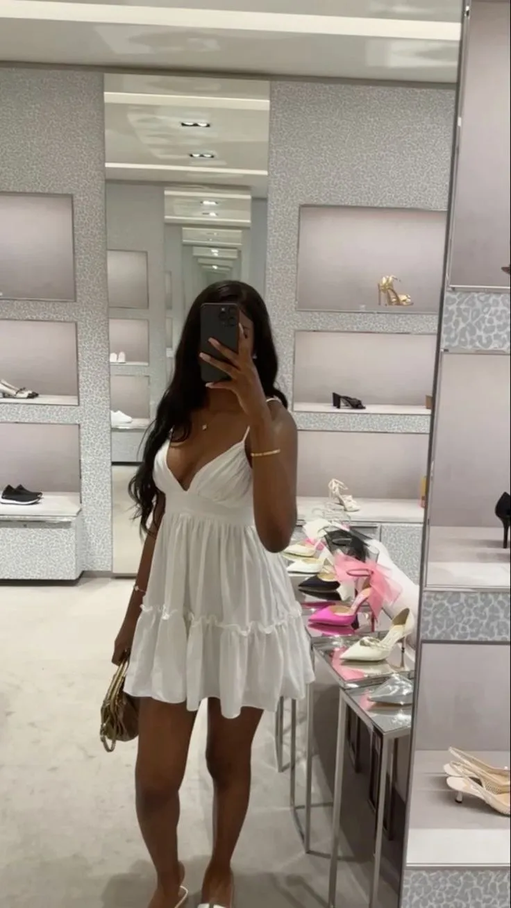 Diynav White A-line V Neck Homecoming Dress White Party Gown HZ1017