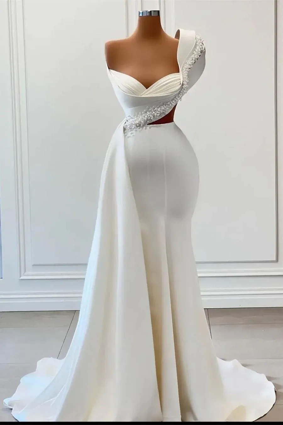 Diynav One-Shoulder Sweetheart Sleeveless Wedding Dresses With Beads HZ1017