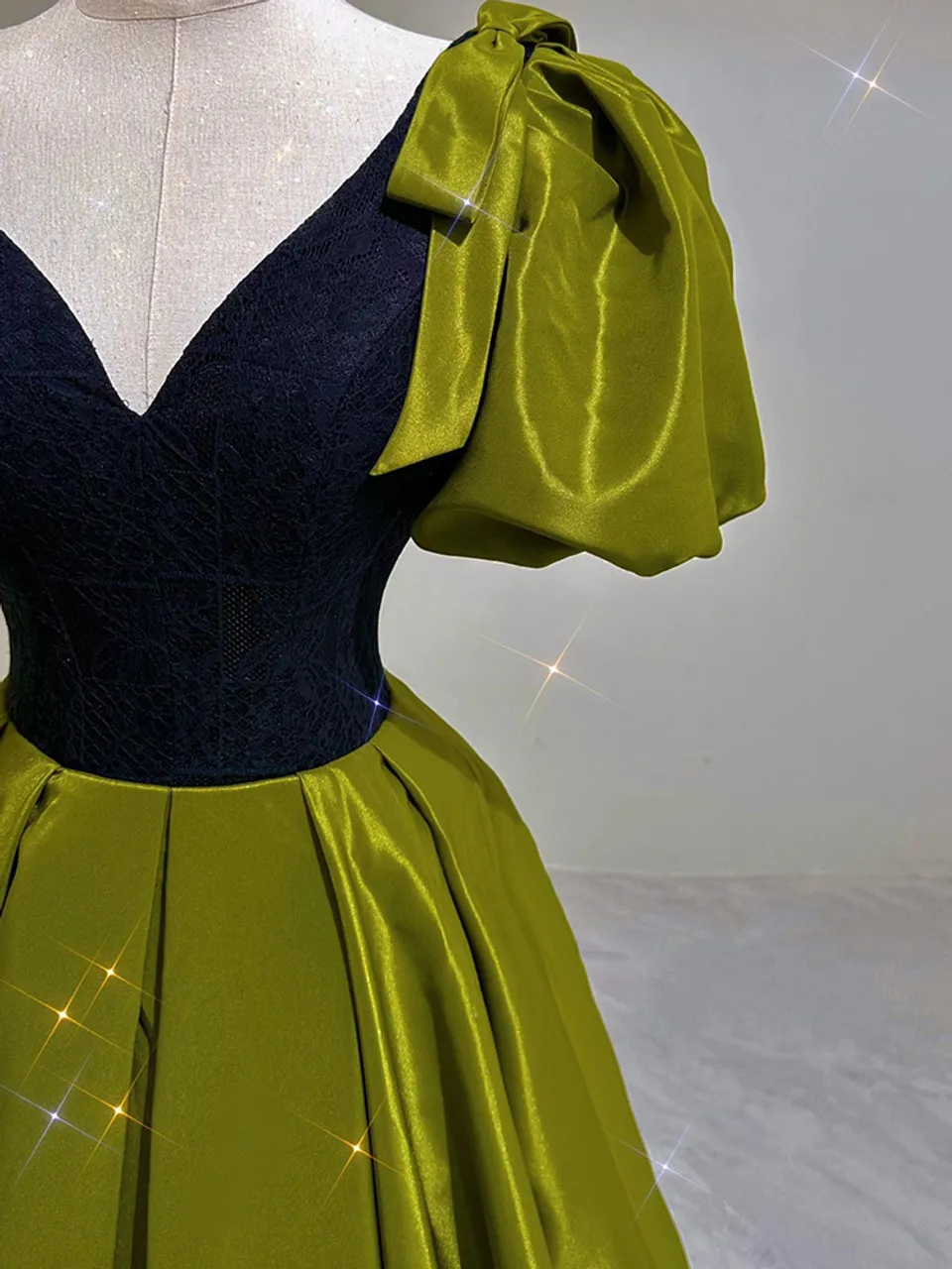 Diynav Green Satin V Neck Puff Sleeves Prom Dress Brithday Ball Gown Party Dress HZ1017 - Image 4