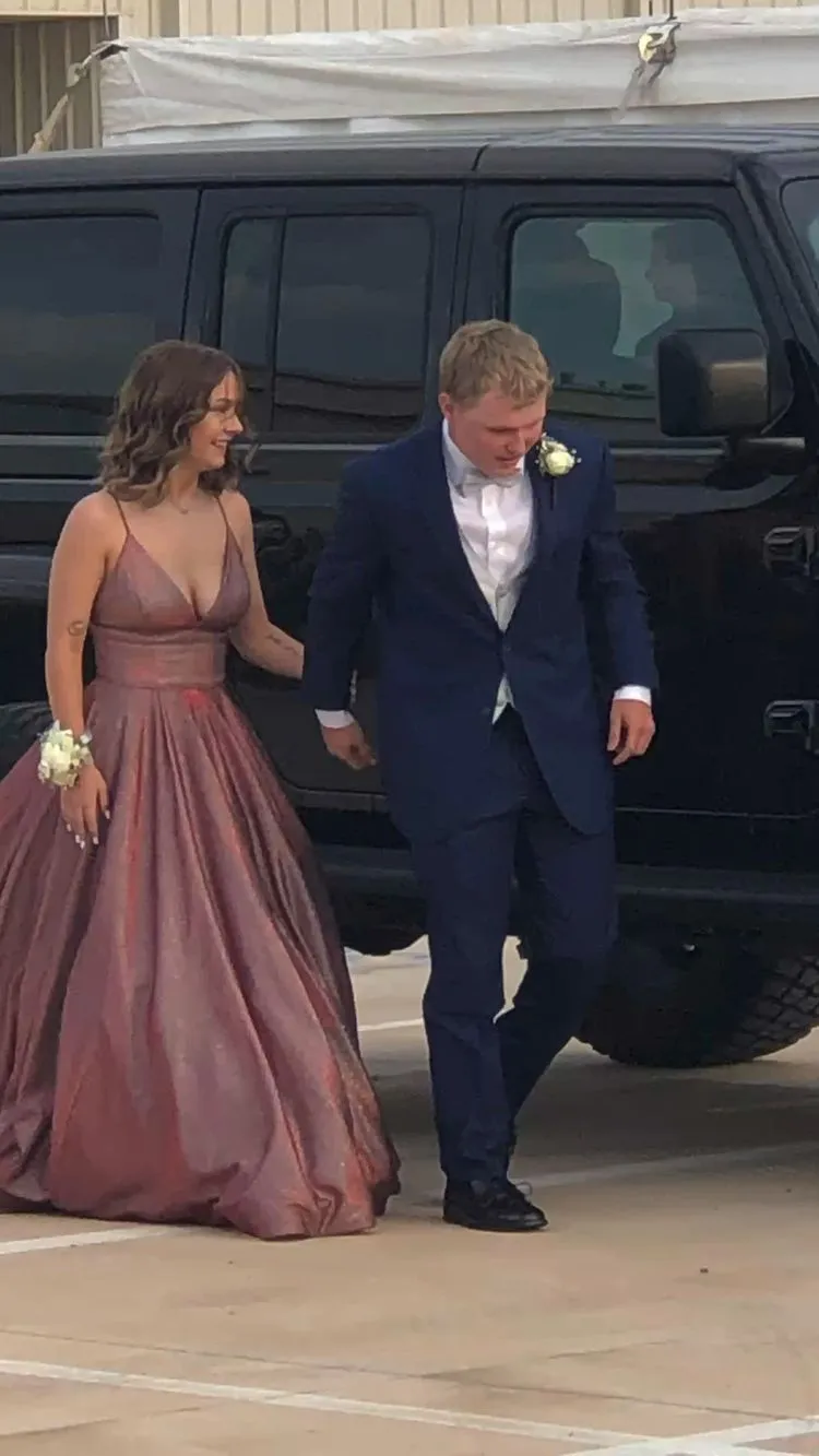 Diynav A-line Spaghetti Straps V Neck Prom Dress Charming Evening Dress HZ1017